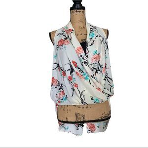 XHILARATION Hi-Lo sleeveless Blouse Floral print Ivory Size S/P